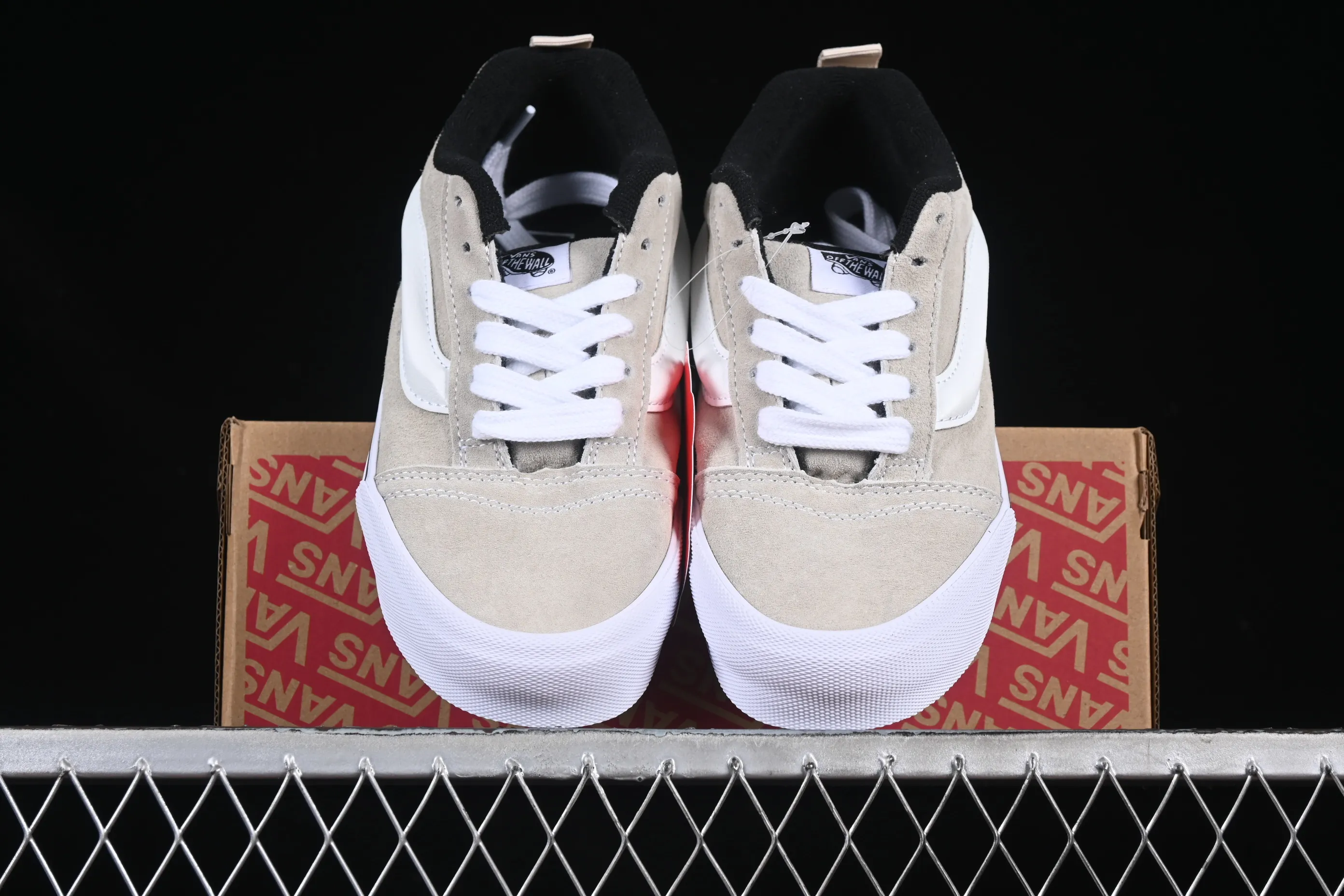 All categories Vans Vans series Vans Low Vans low-top Vans Knu Skool Vans low-top retro casual fat bread shoes VN0009QCBLK